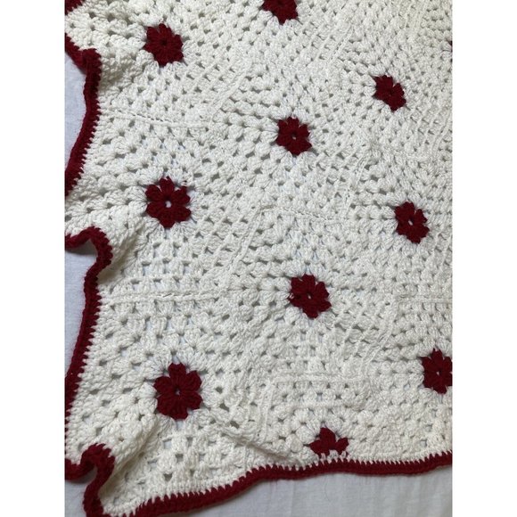 Vintage 52 x 38 Inch White and Red Floral Handmade Afghan Blanket - Picture 2 of 12